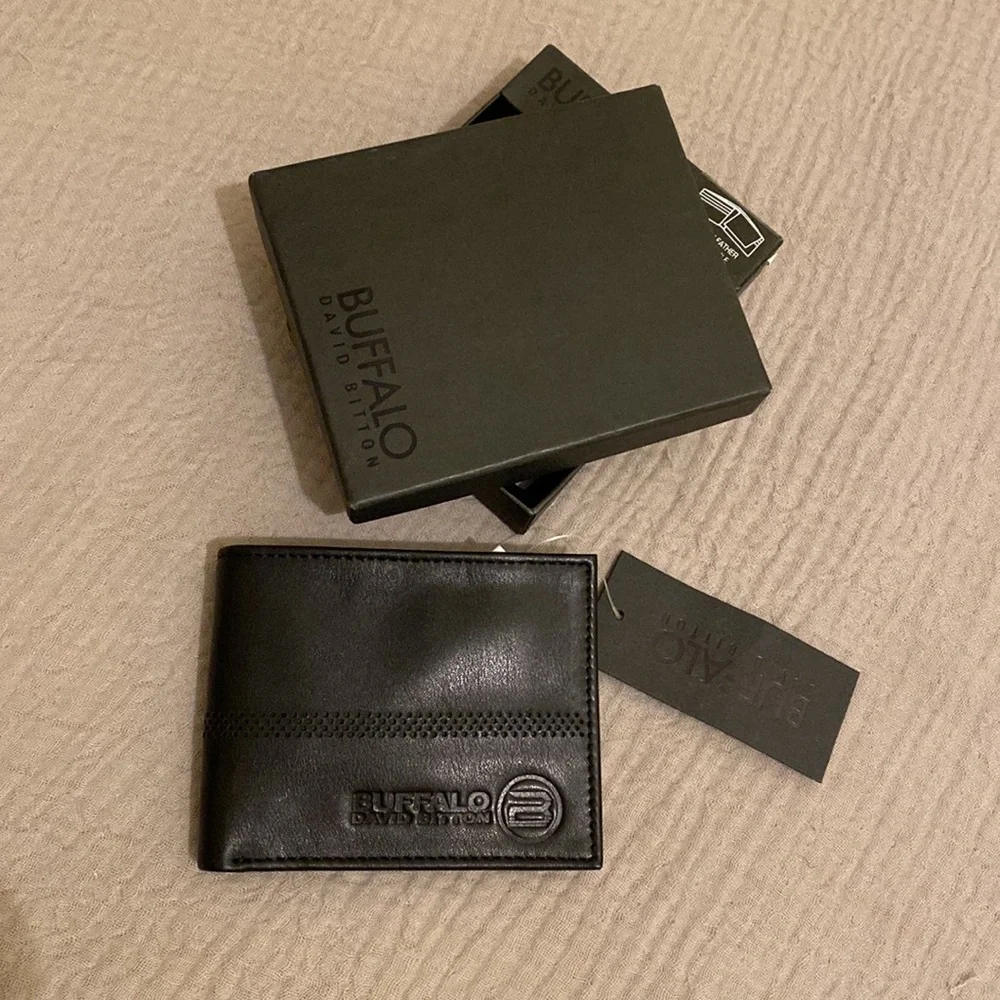 Buffalo David Bitton Perforated Black Wallet - Card Holder. New with box .